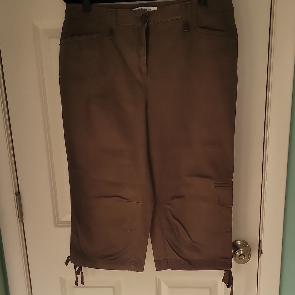 Croft & Barrow Brown Capris